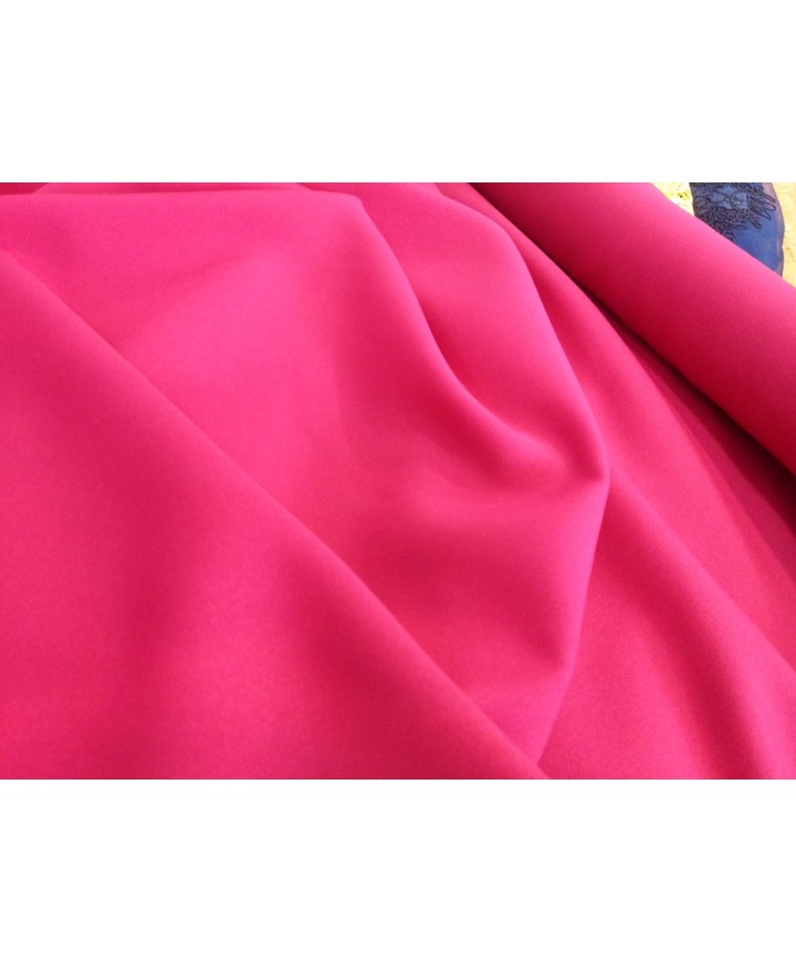 Strech fucsia C/11 100% poliester 1.50 de ancho